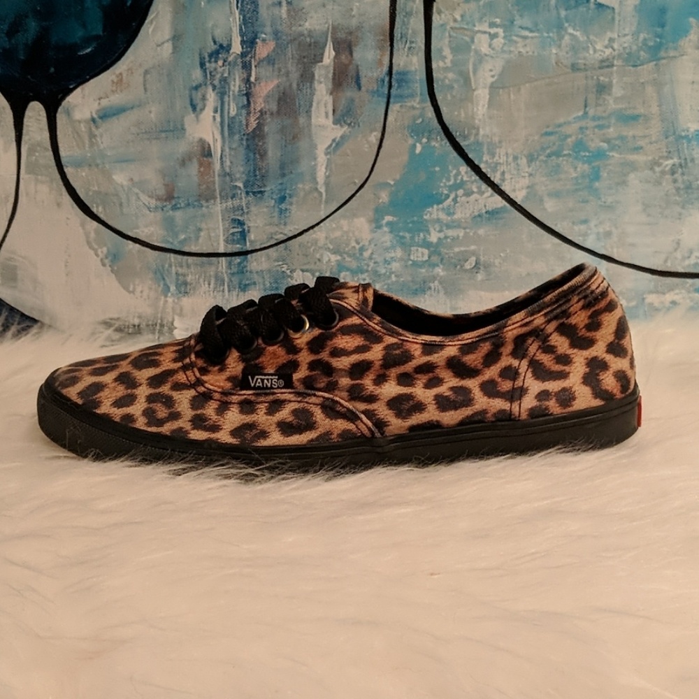 Woman's Vans Size 6.5./ Men's 5 - Picture 4 of 8